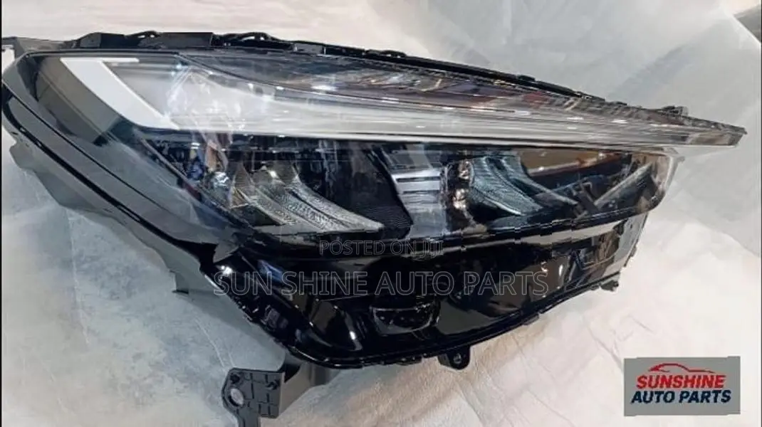 Honda Vezel RV 5 J8 Head Light