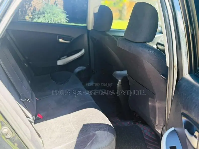 Toyota Prius 2012