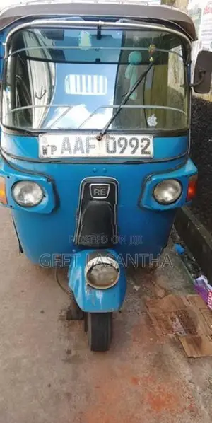 Bajaj RE 2012