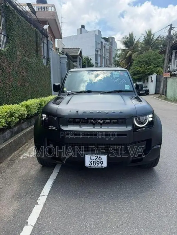 Land Rover Defender SE 2026