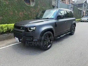 Land Rover Defender SE 2026
