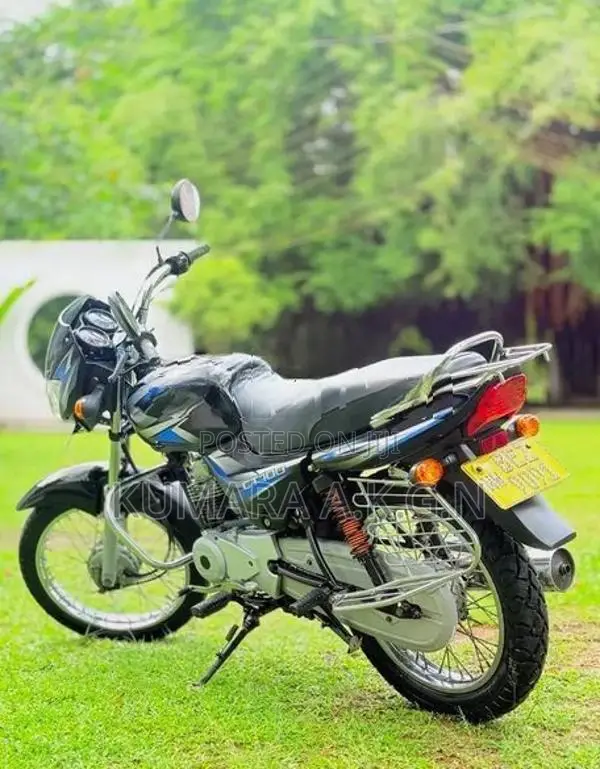Bajaj CT100 2017
