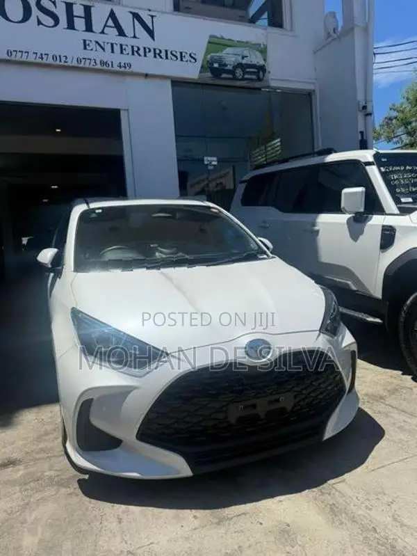 Toyota Yaris G 2024