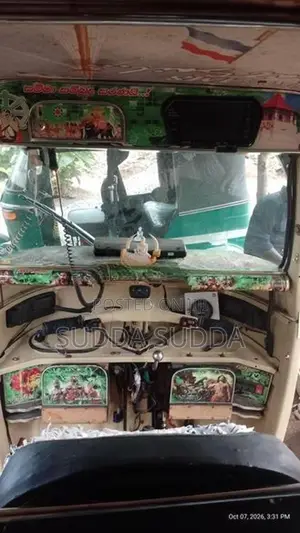 Bajaj RE 2004