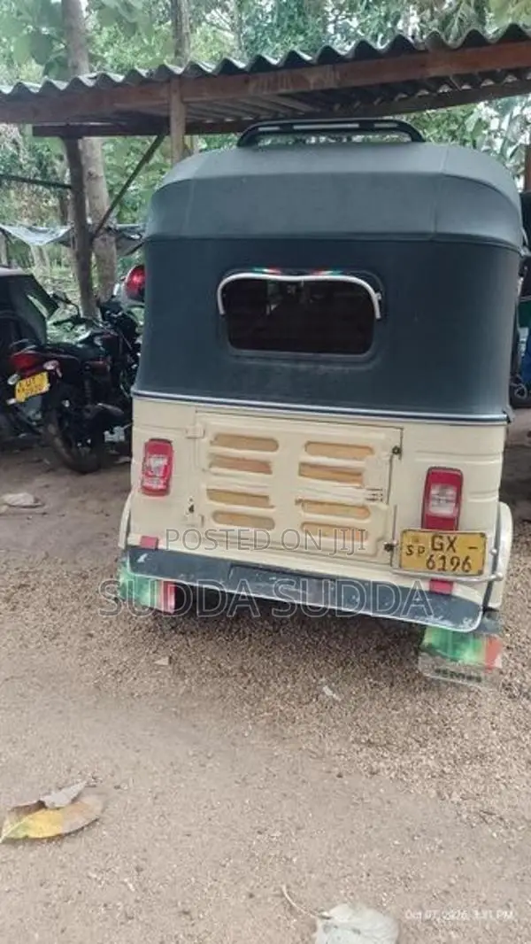 Bajaj RE 2004