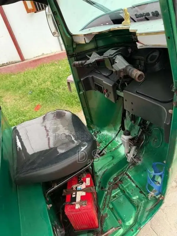 Bajaj RE 2014