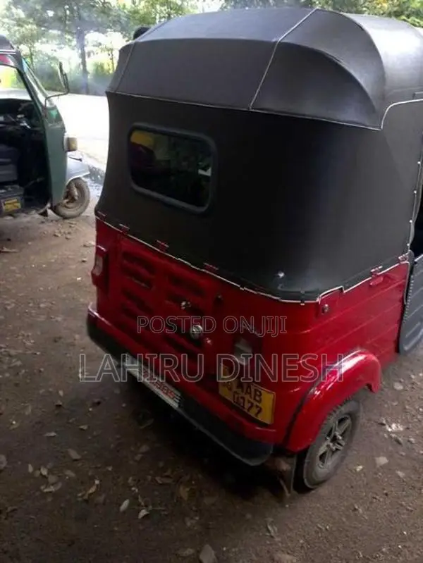 Bajaj RE 2012