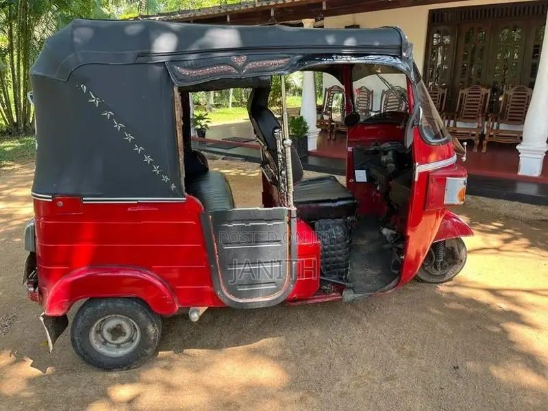 Bajaj RE 2013
