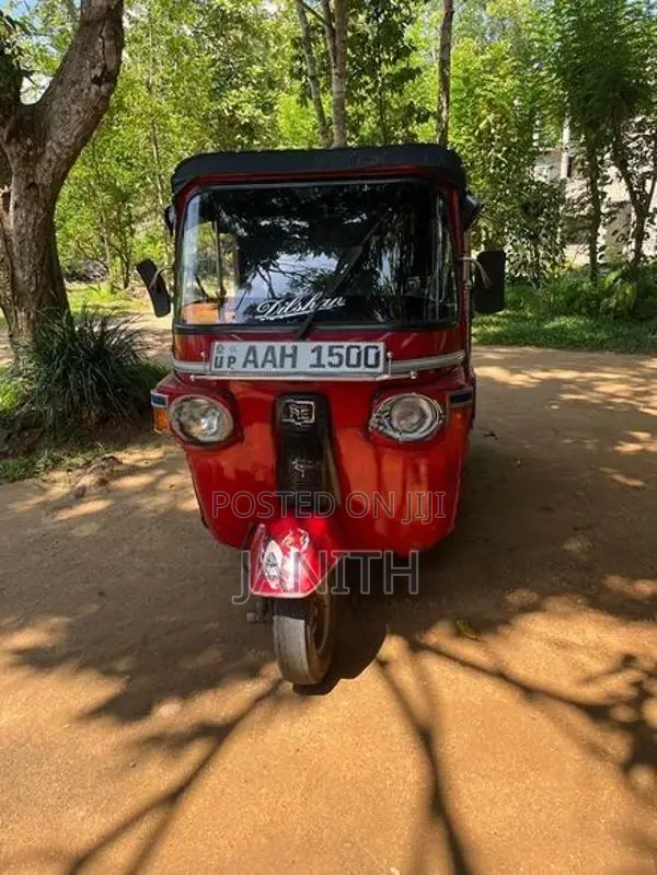 Bajaj RE 2013