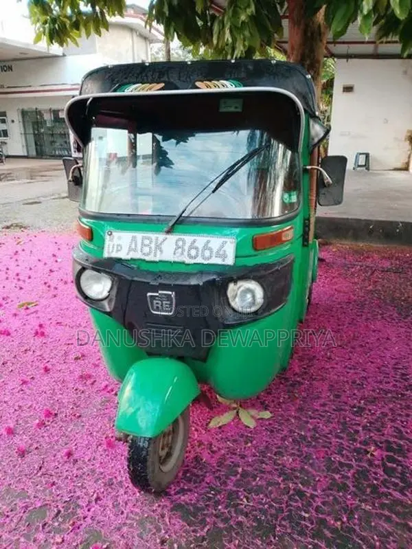 Bajaj RE 2016