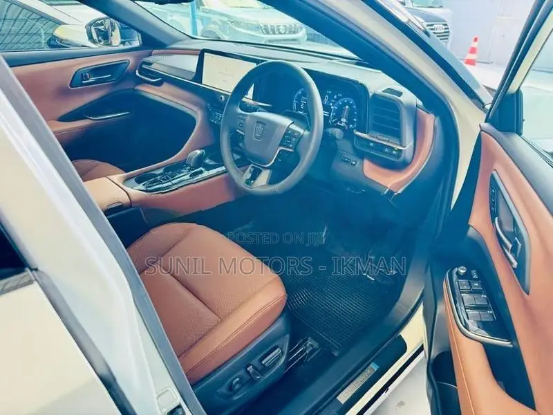 Toyota Crown ESTATE Z HEV Highest 2025