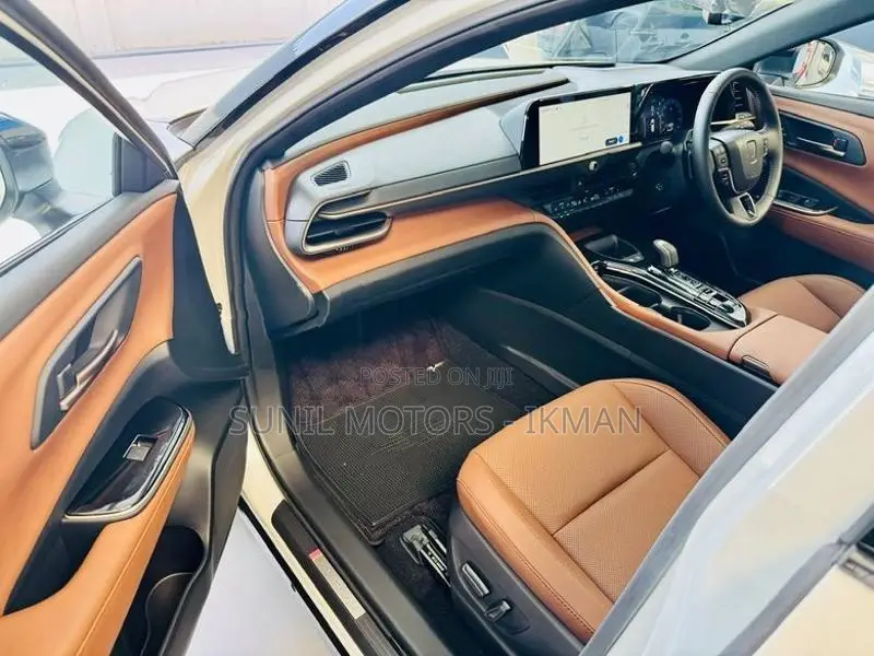 Toyota Crown ESTATE Z HEV Highest 2025
