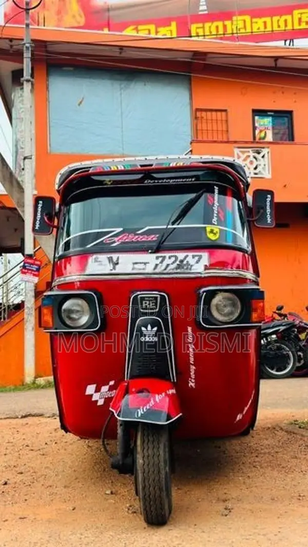 Bajaj RE 2010