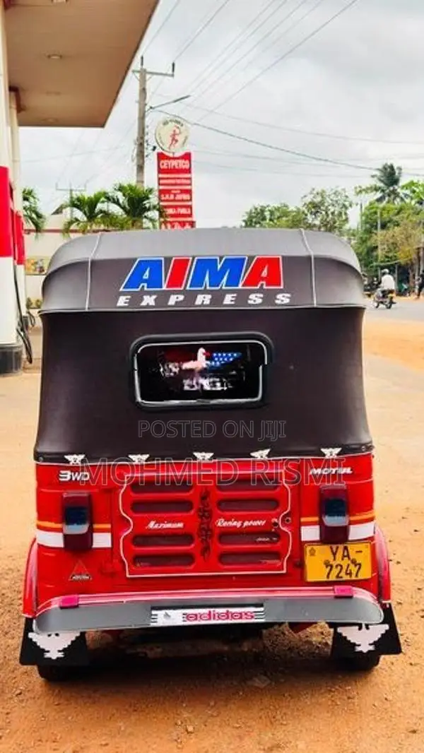 Bajaj RE 2010