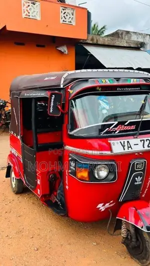 Bajaj RE 2010