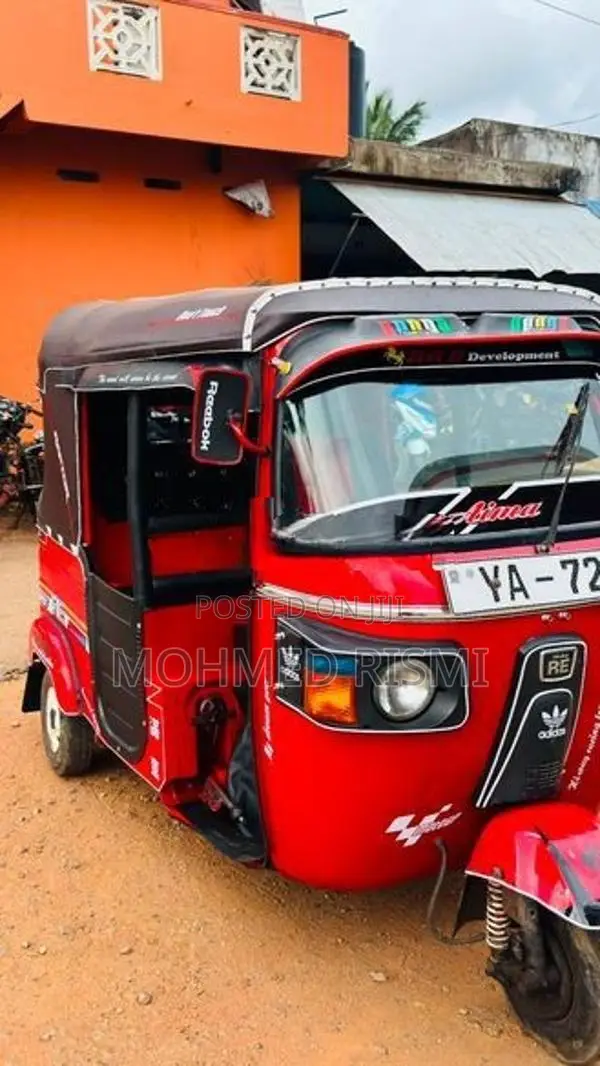 Bajaj RE 2010
