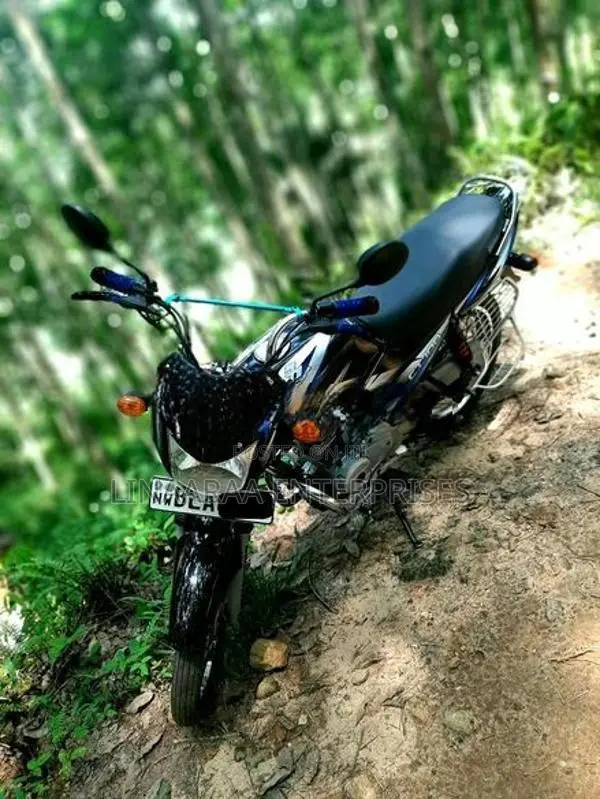 Bajaj CT100 2016