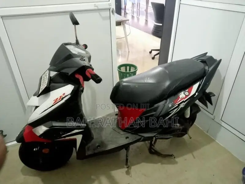 Yamaha RayZR 2018