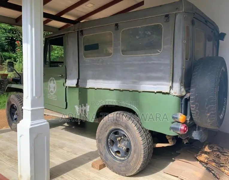 Mitsubishi 4DR 1969