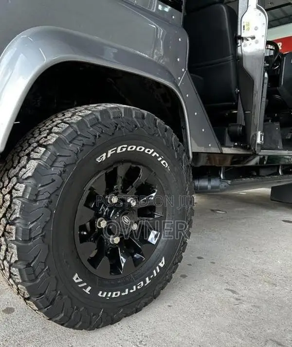 Land Rover Defender 110 Puma 2014 1996