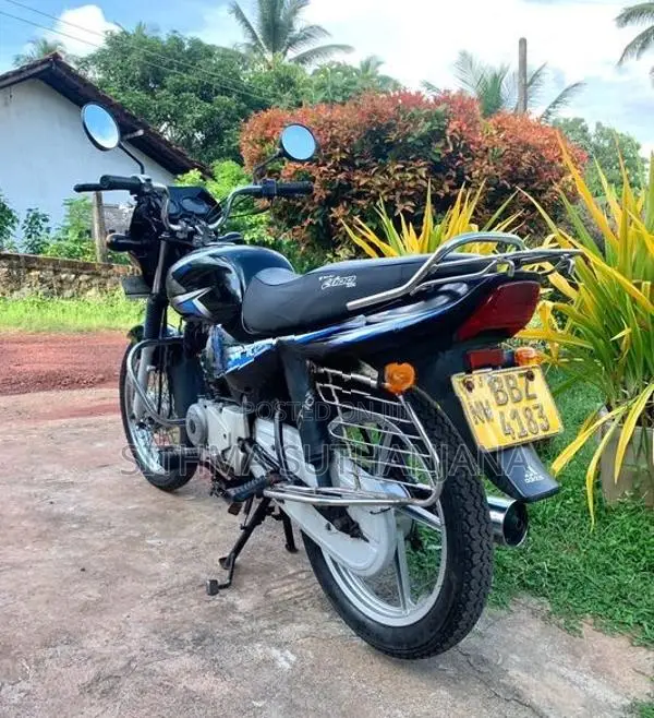 Bajaj CT100 2015
