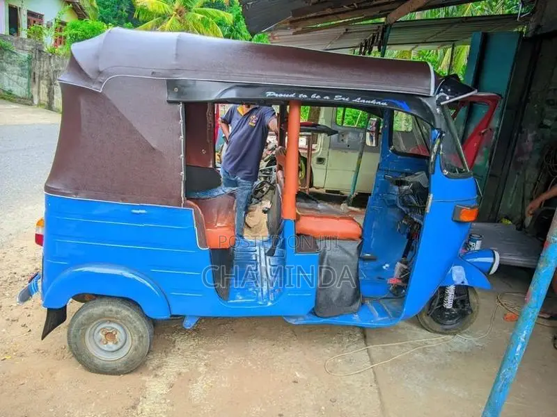Bajaj RE 2009
