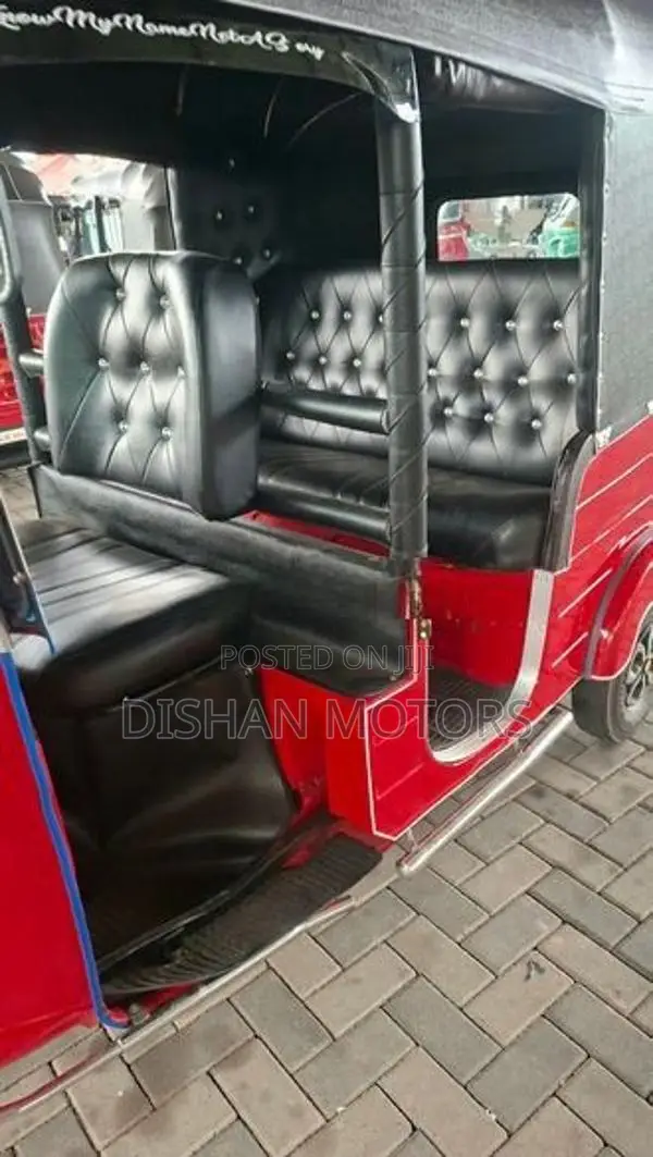 Bajaj RE 4Strok 2015