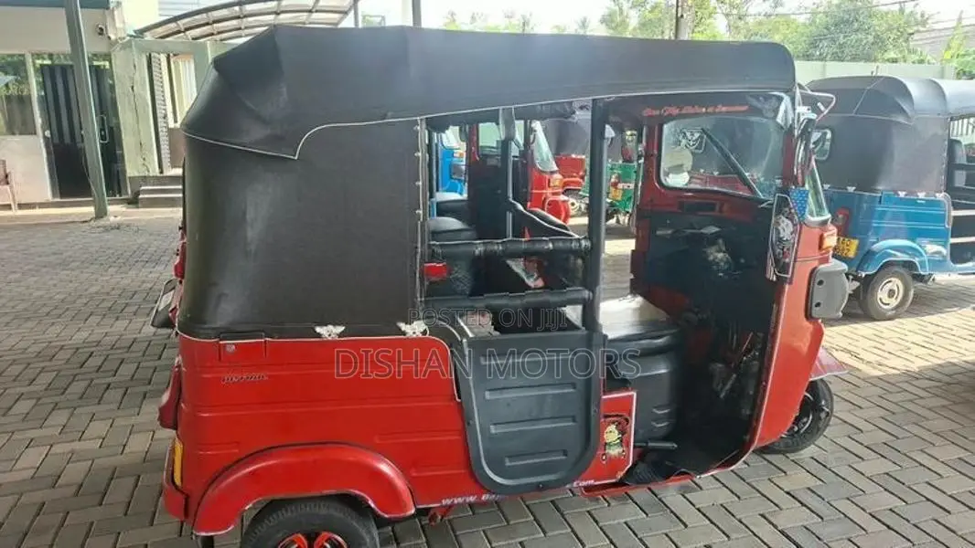 Bajaj RE 4 Strok 2019