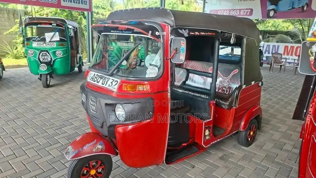 Bajaj RE 4 Strok 2019
