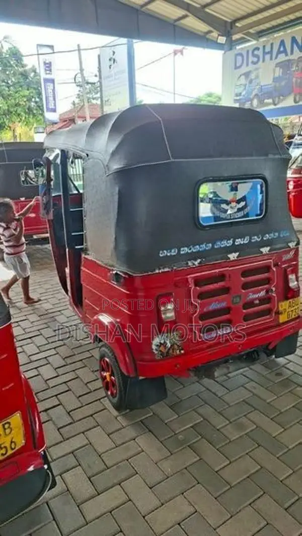 Bajaj RE 4 Strok 2019