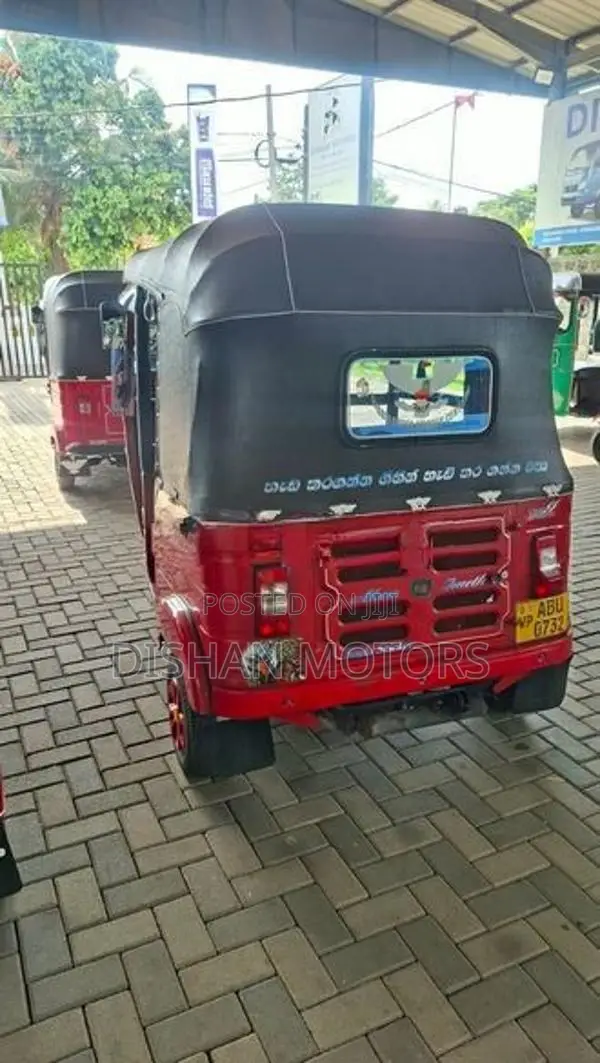 Bajaj RE 4 Strok 2019