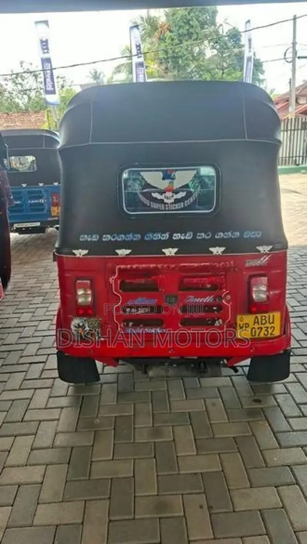 Bajaj RE 4 Strok 2019