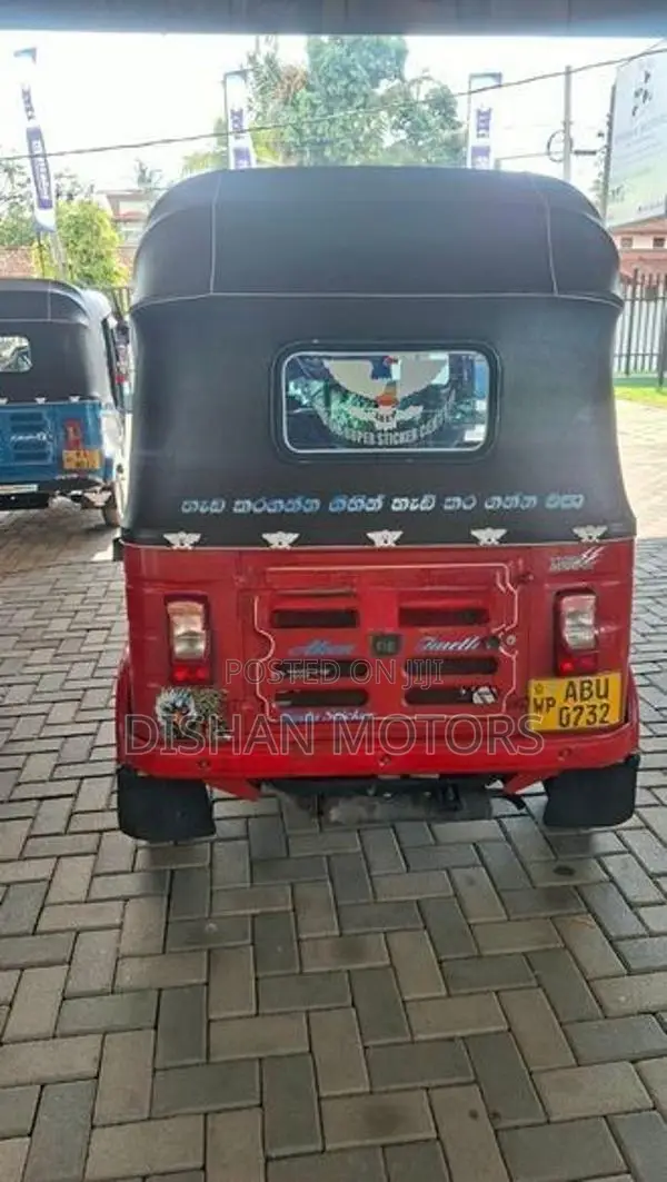Bajaj RE 4 Strok 2019