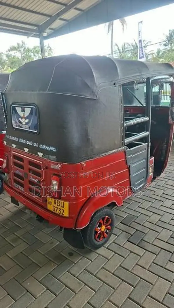 Bajaj RE 4 Strok 2019