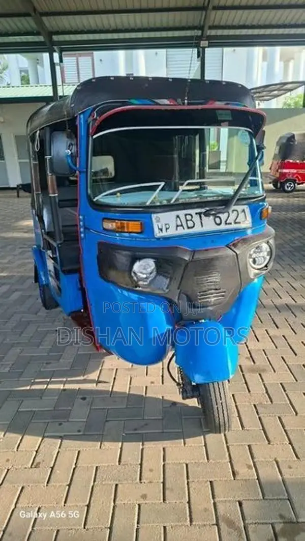 Bajaj RE 4 Stroke 2019