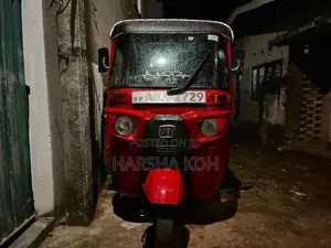 Bajaj RE 2015