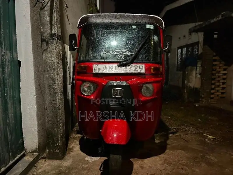 Bajaj RE 2015