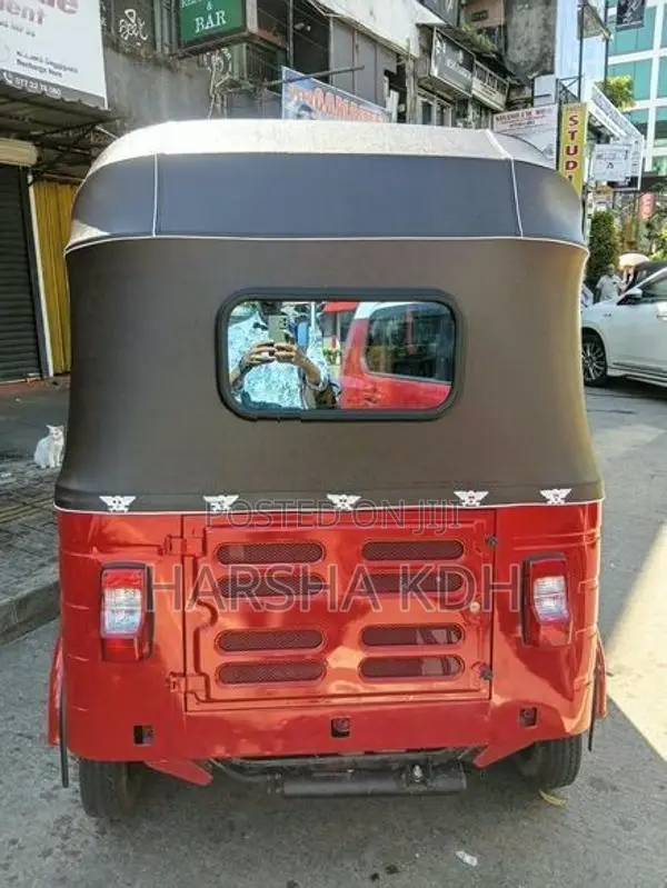 Bajaj RE 2015
