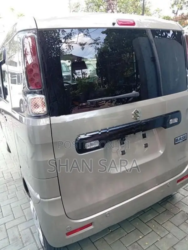 Suzuki Spacia Base 2024