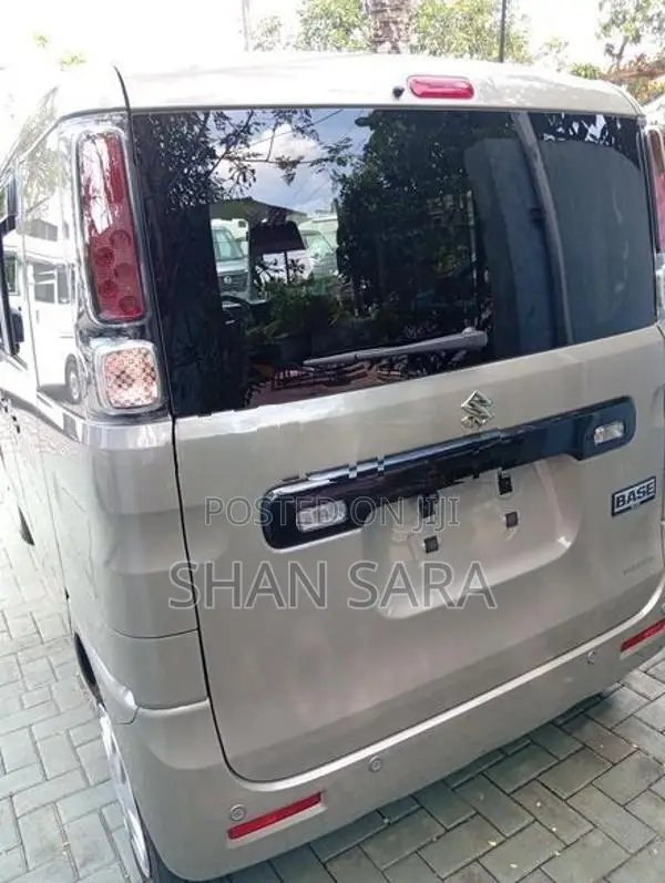 Suzuki Spacia Base 2024