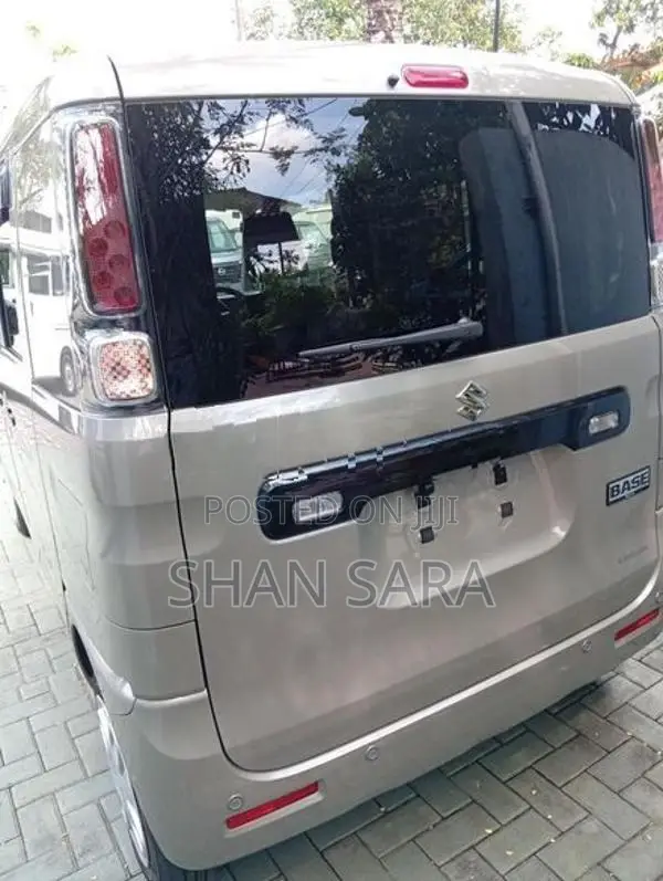 Suzuki Spacia Base 2024
