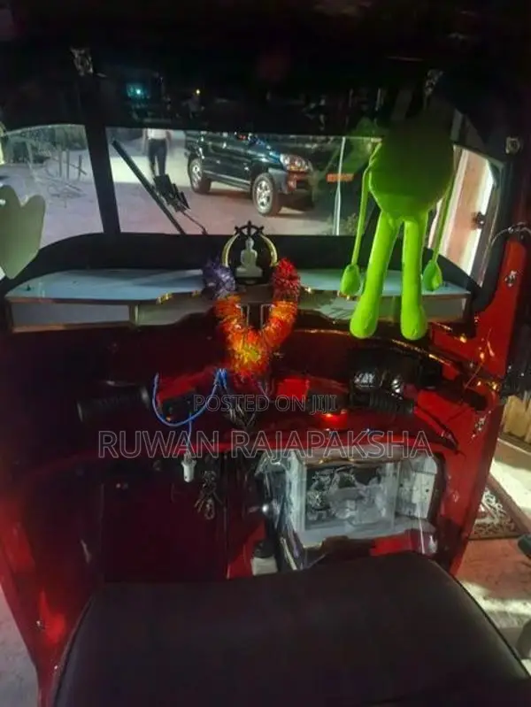 Bajaj RE 2009