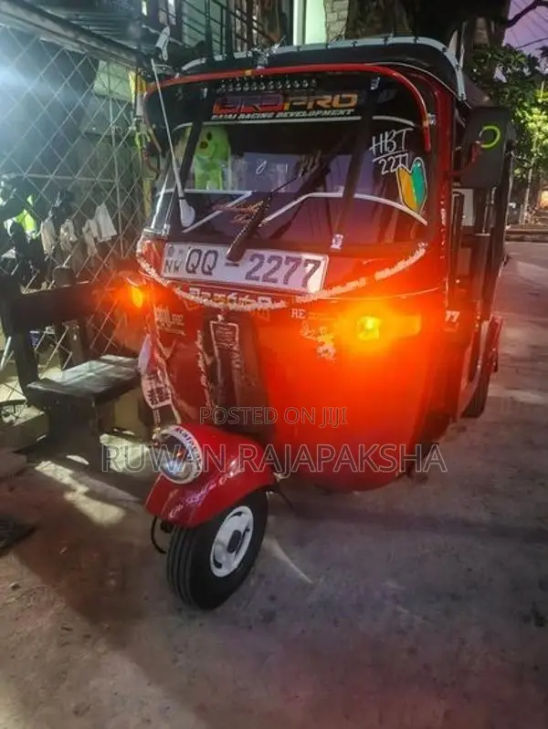 Bajaj RE 2009