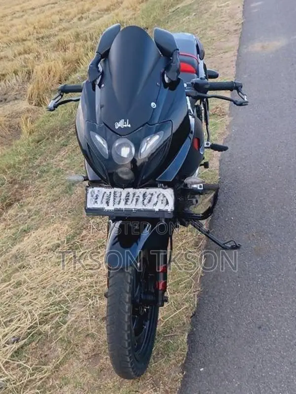 Bajaj Pulsar 220F 2010