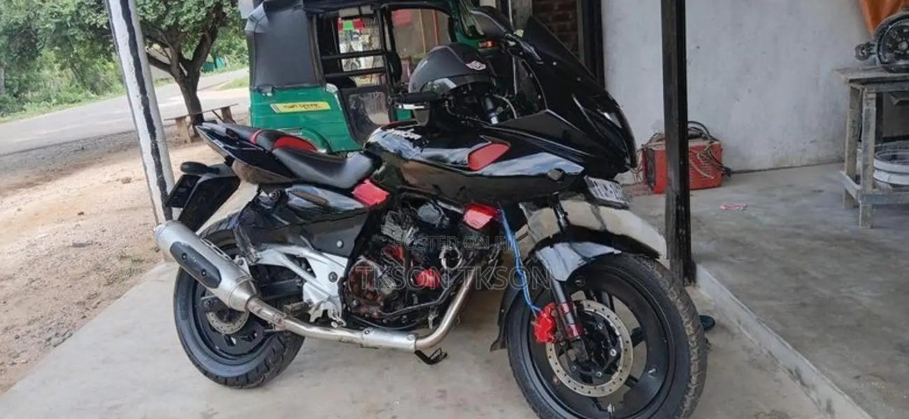 Bajaj Pulsar 220F 2010