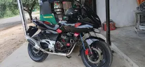 Bajaj Pulsar 220F 2010