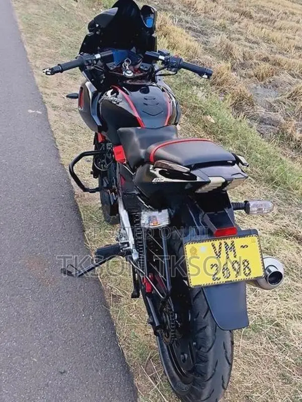 Bajaj Pulsar 220F 2010