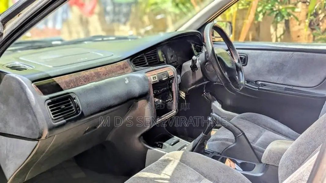 Nissan Bluebird SU 14 1998