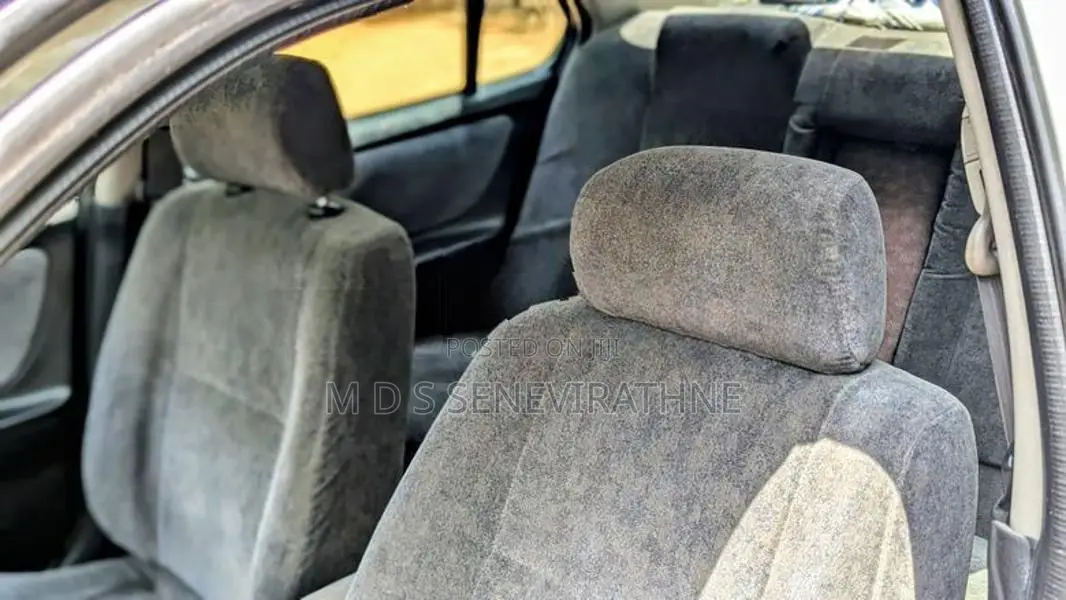 Nissan Bluebird SU 14 1998