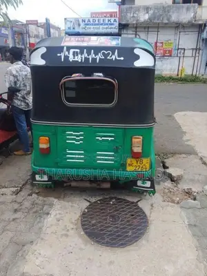 Bajaj RE 2012